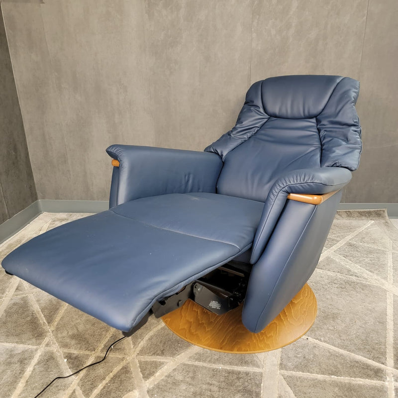 Stressless Max (Small) {Power Recliner}