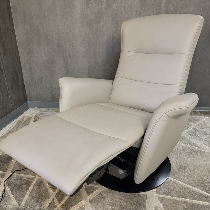 Stressless Mike (Medium) {Power Recliner}
