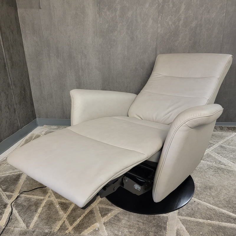 Stressless Mike (Medium) {Power Recliner}