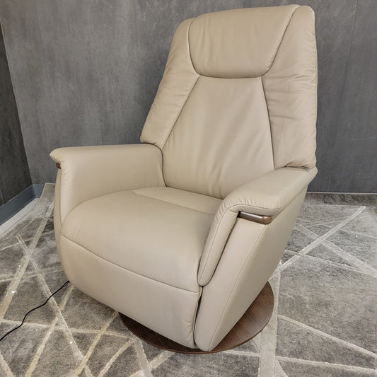 Stressless Max (Medium) {Power Recliner}
