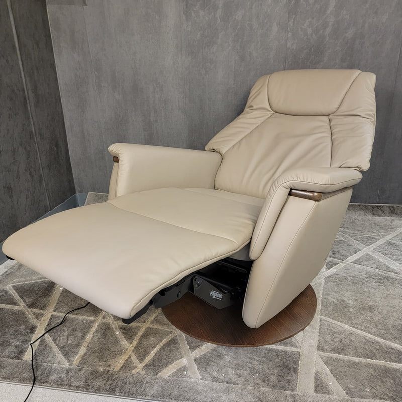 Stressless Max (Medium) {Power Recliner}