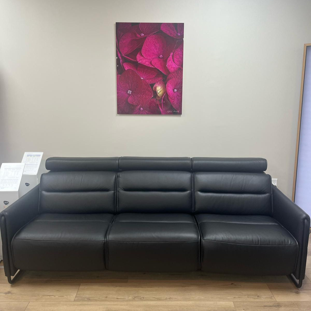 Stressless Emily V2 {3 Seat Power Sofa}