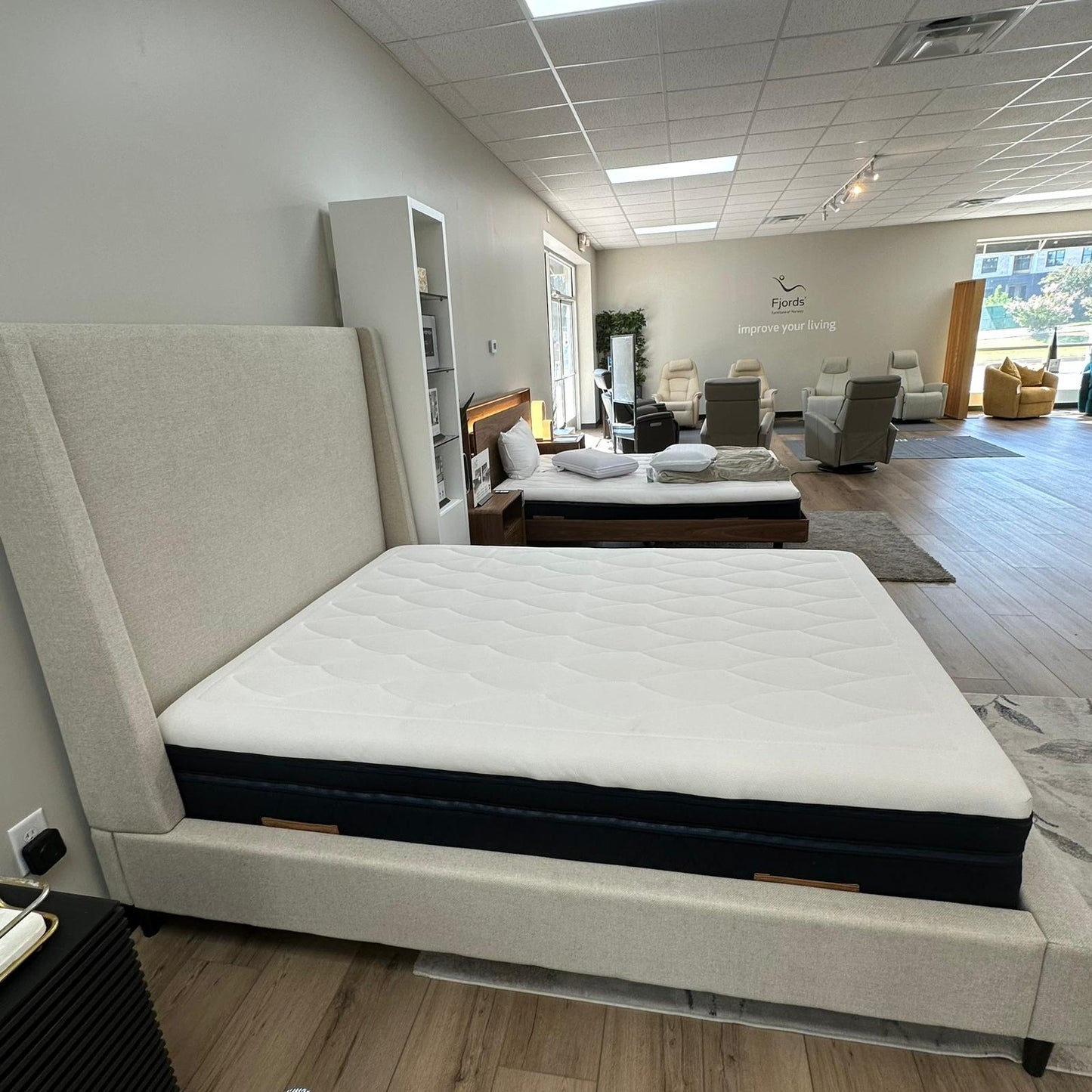 Stressless Sky Plush (Queen Mattress)