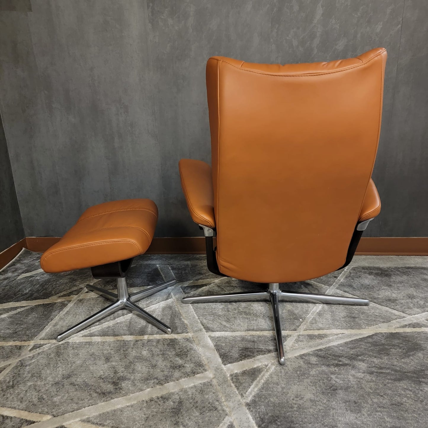Stressless Wing (Small) (Cross Base)