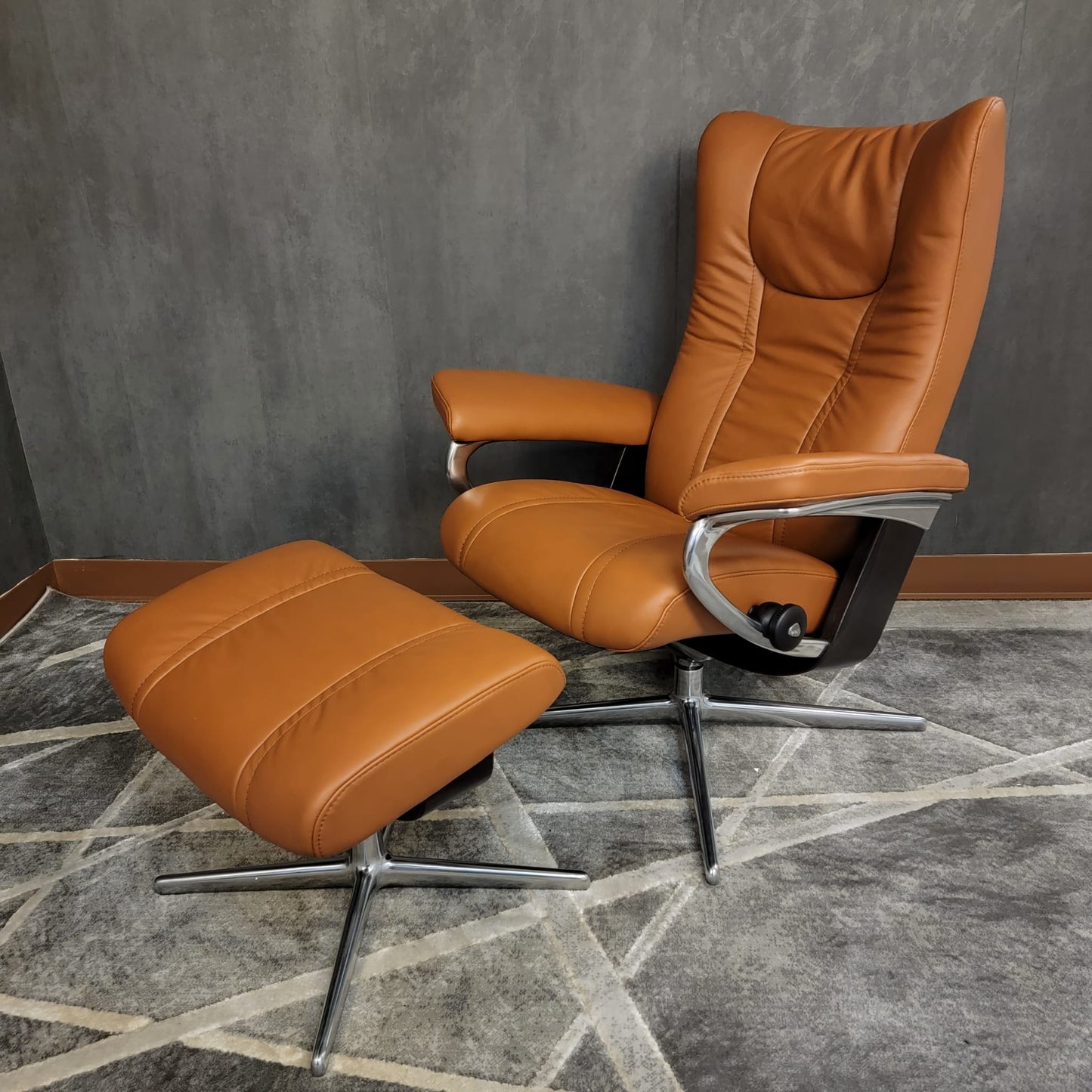 Stressless Wing (Small) (Cross Base)