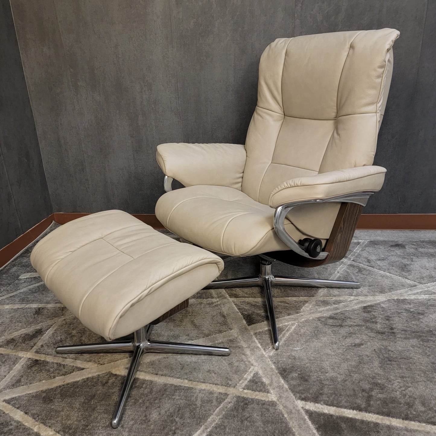 Stressless Mayfair (Medium) (Cross Base)
