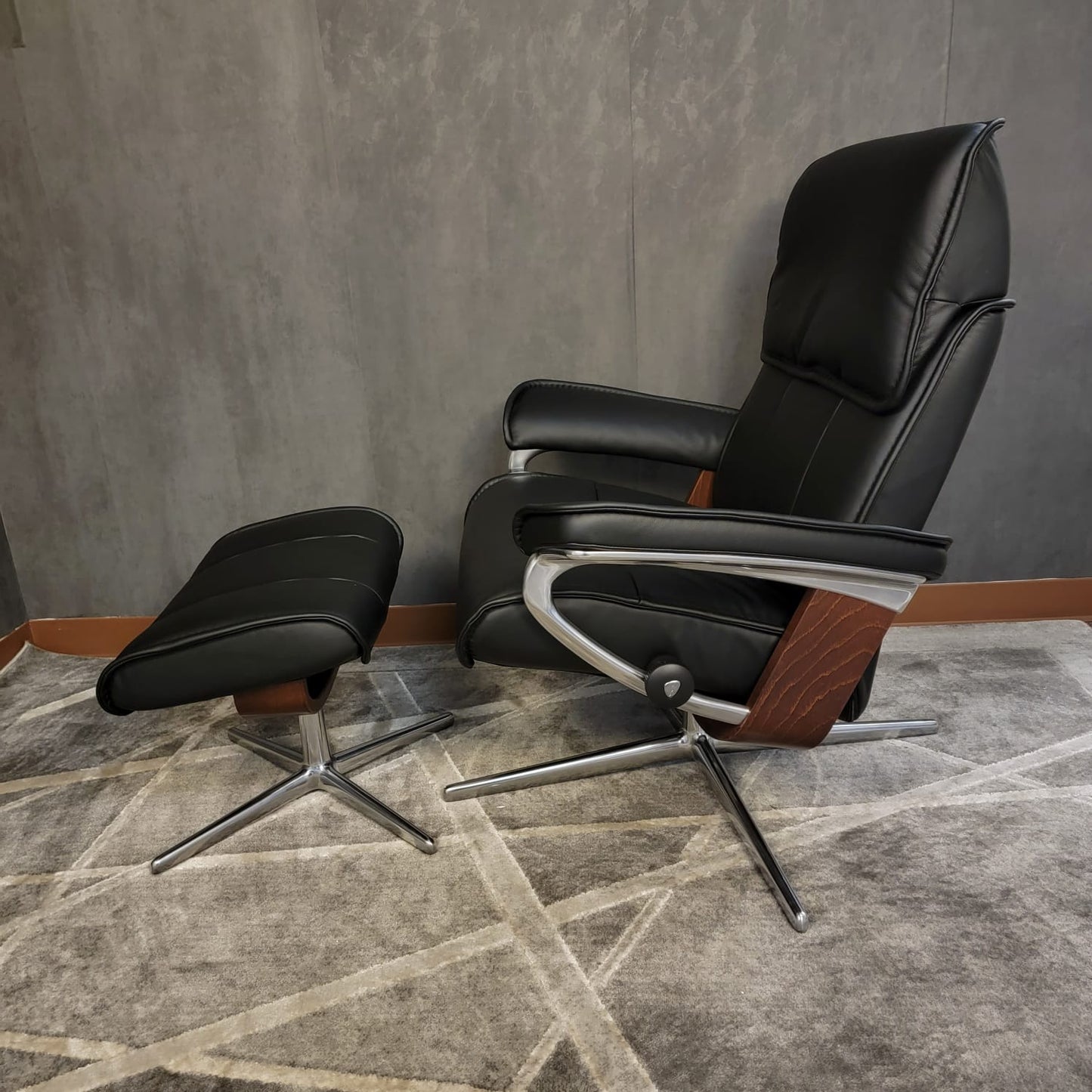 Stressless Admiral (Large) (Cross Base)