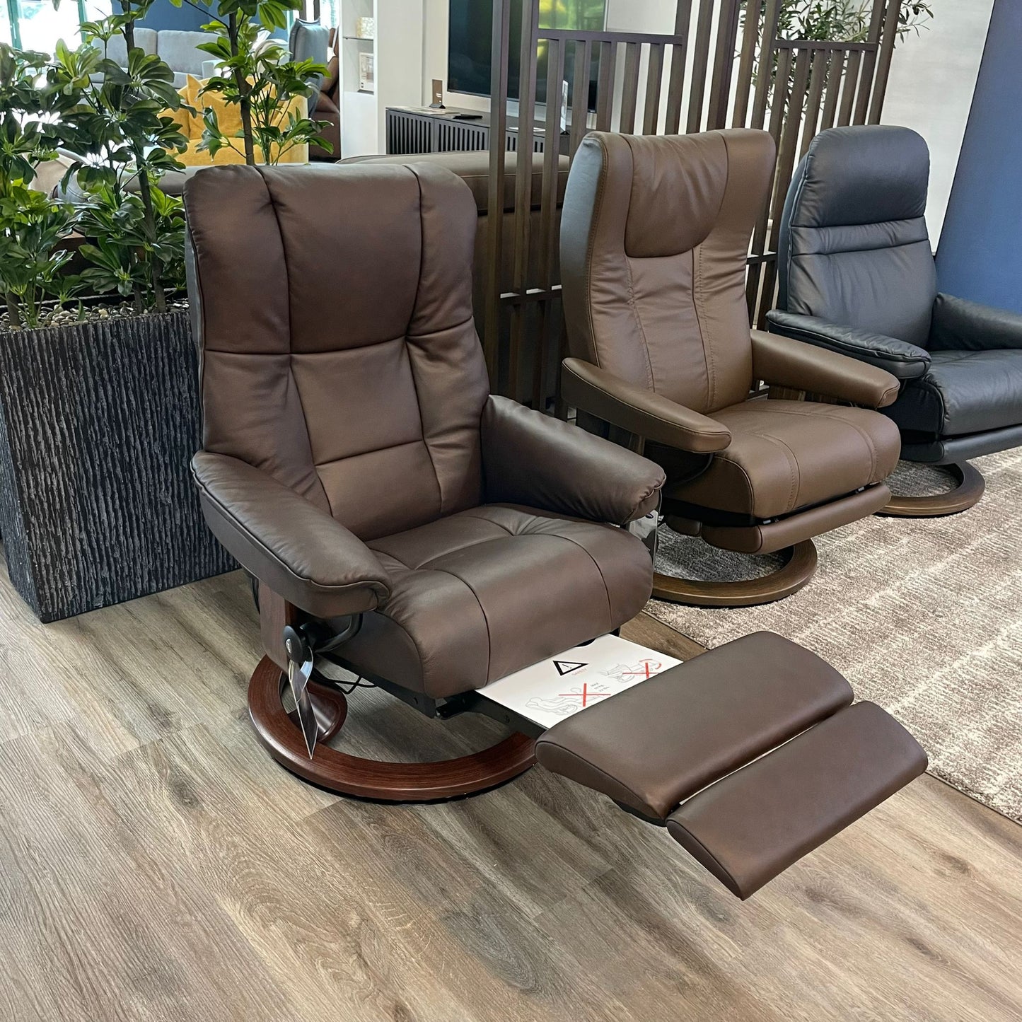 Stressless Mayfair (Medium) {Power Recliner}