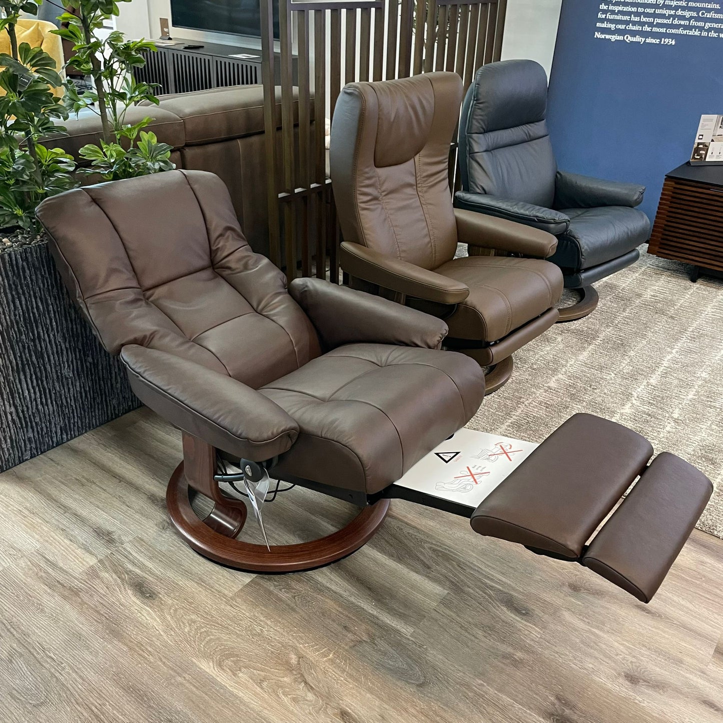 Stressless Mayfair (Medium) {Power Recliner}