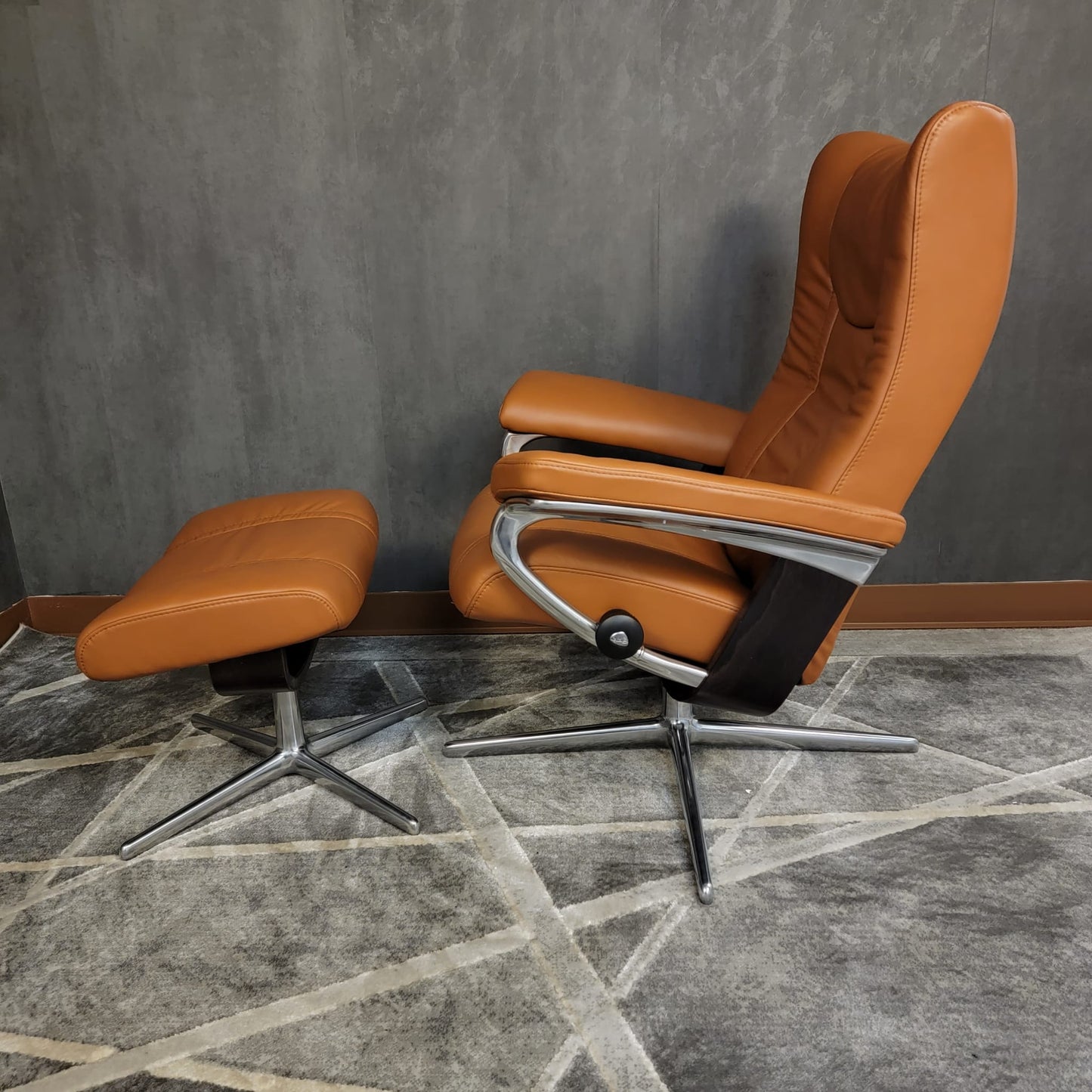 Stressless Wing (Small) (Cross Base)