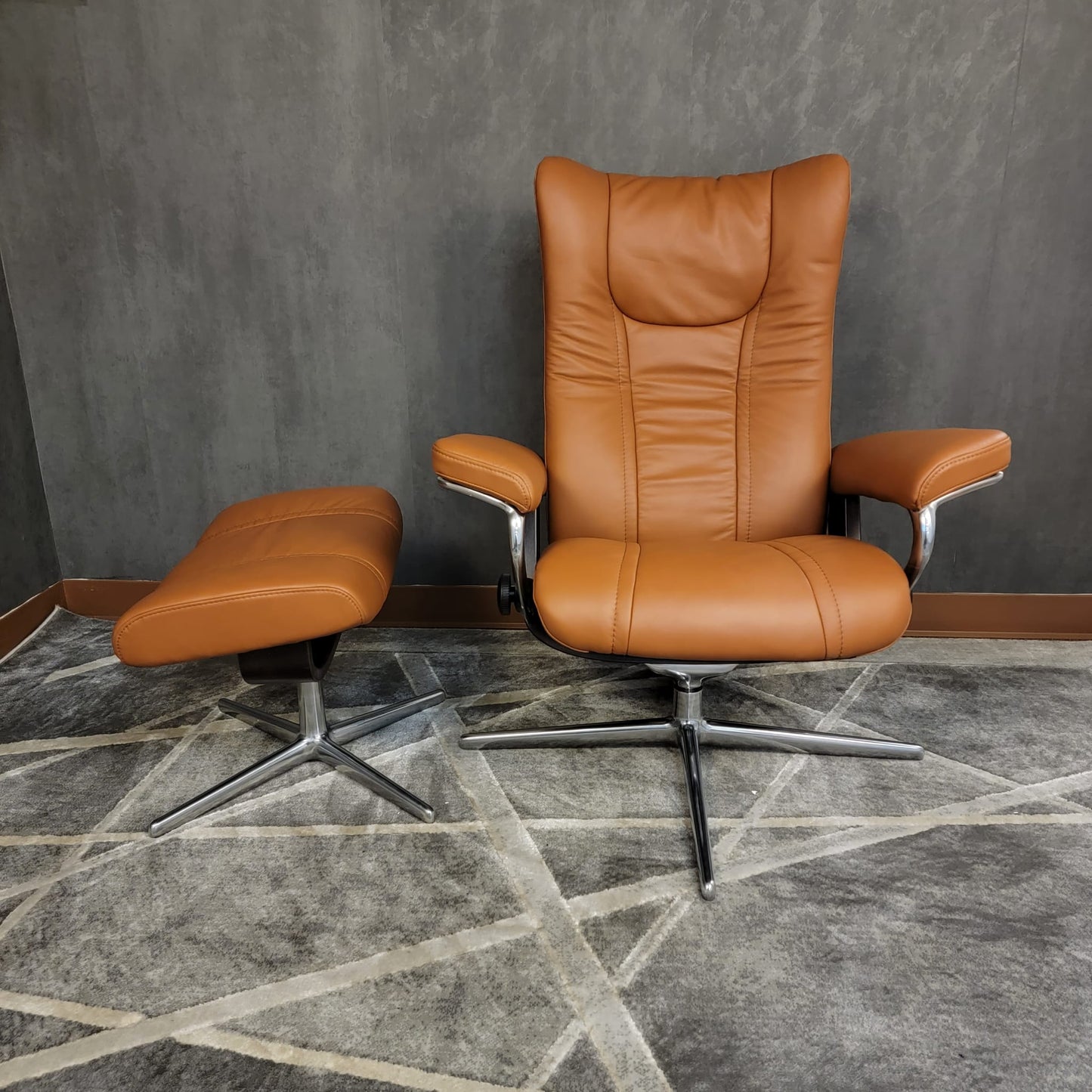 Stressless Wing (Small) (Cross Base)