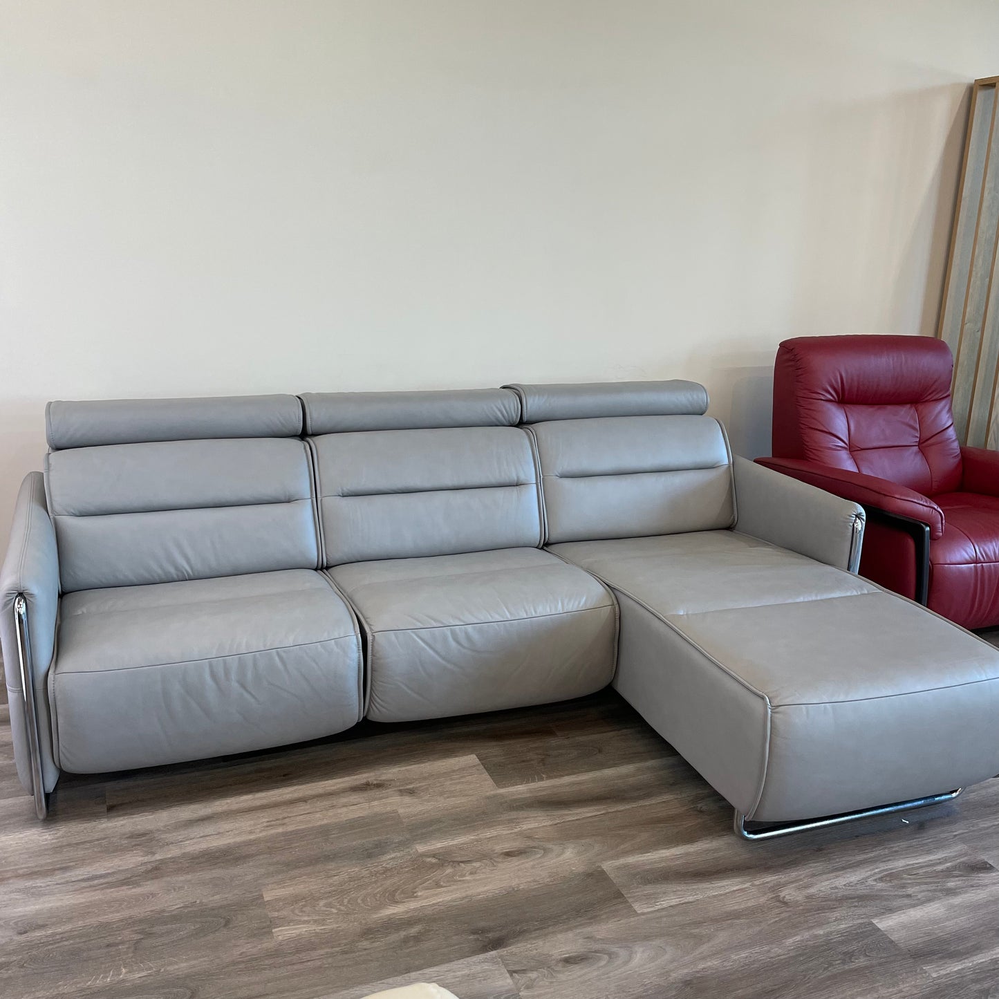 Stressless Emily {3 Seat Power Sofa}