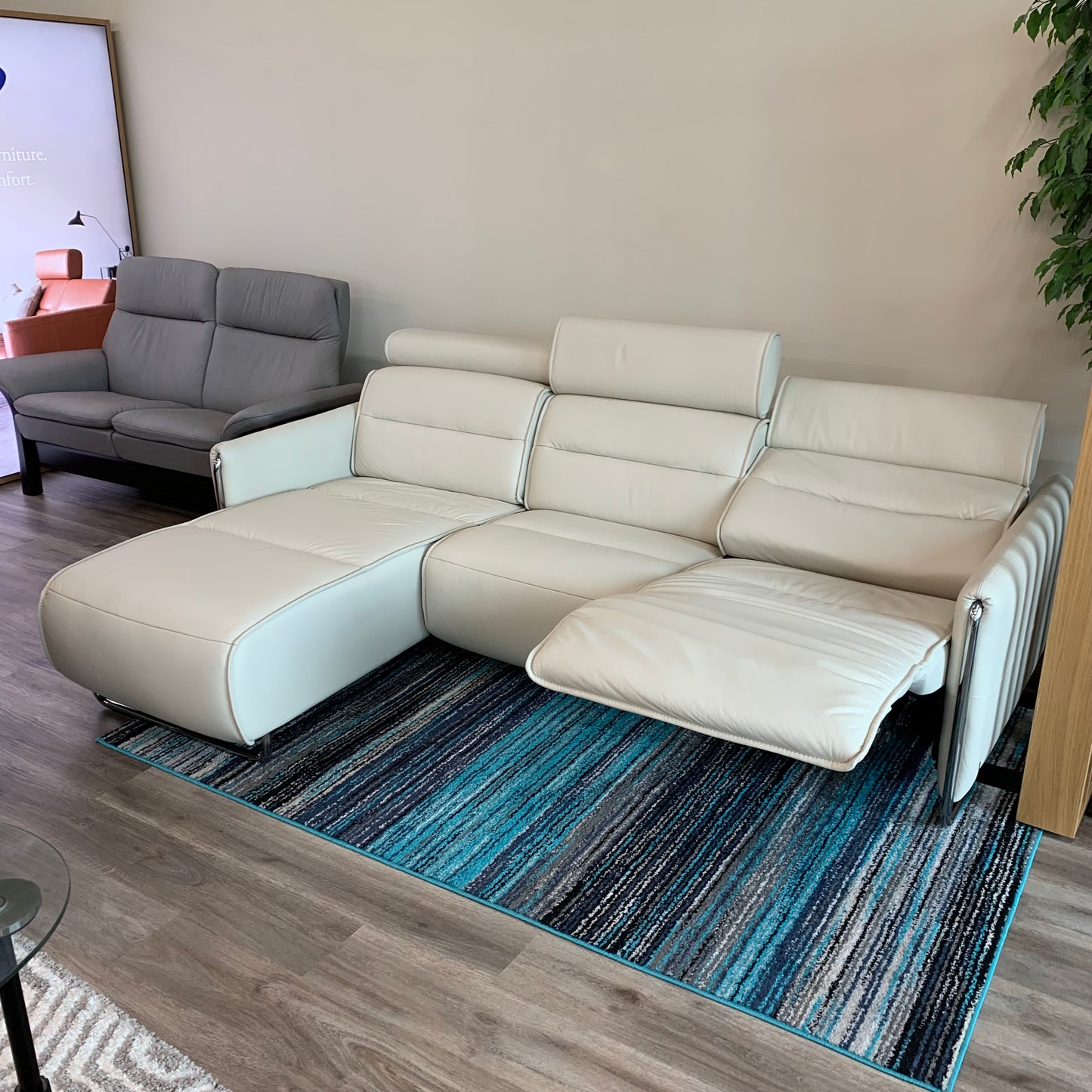 Stressless Emily {3 Seat Power Sofa}