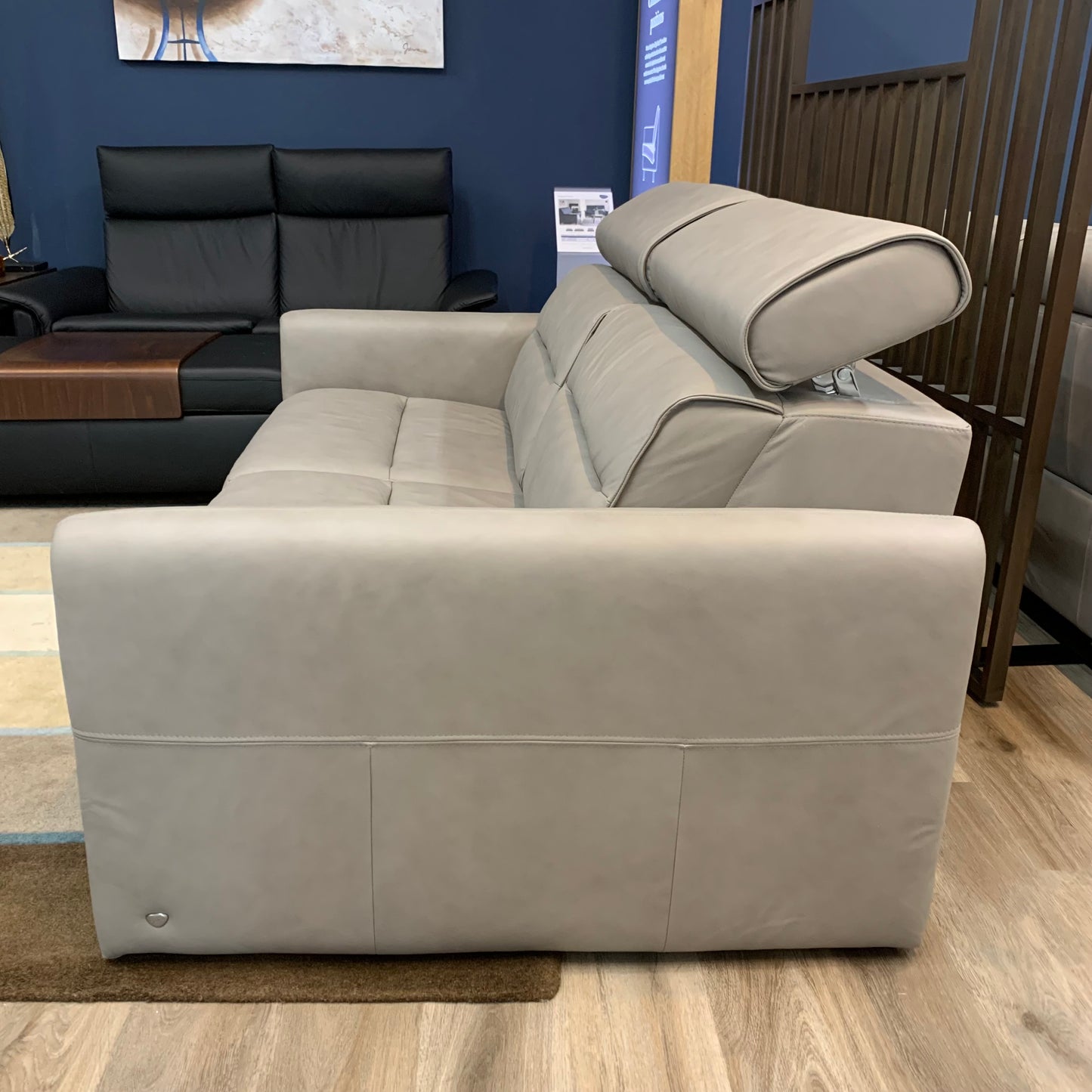 Stressless Emily {2 Seat Power Loveseat}