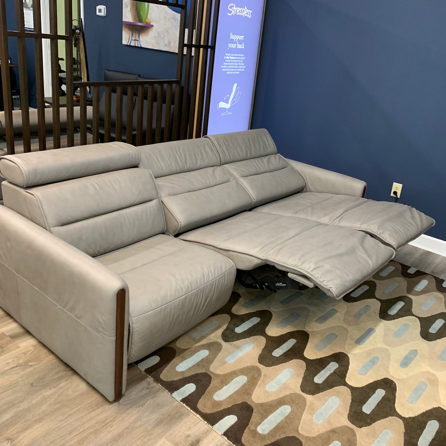 Stressless Emily {3 Seat Power Sofa}