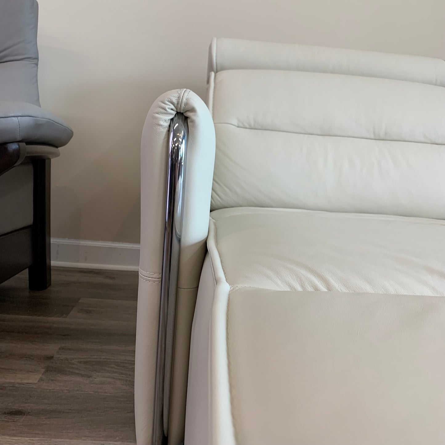 Stressless Emily {3 Seat Power Sofa}