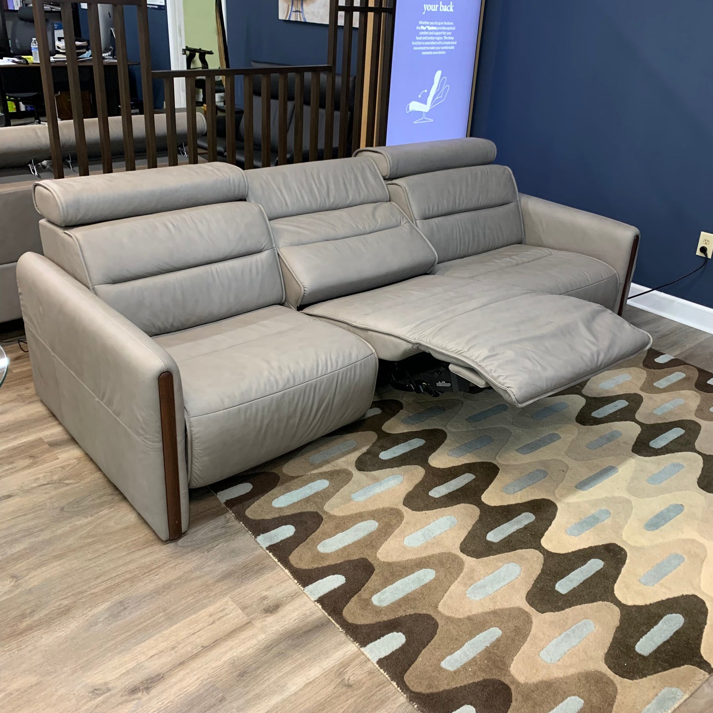 Stressless Emily {3 Seat Power Sofa}