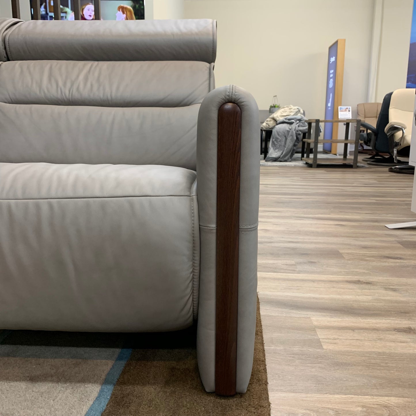Stressless Emily {2 Seat Power Loveseat}