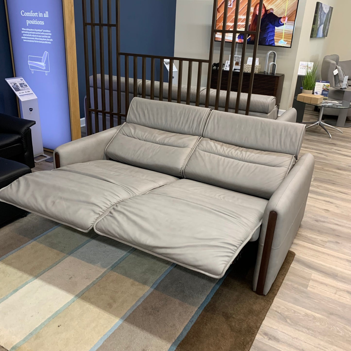 Stressless Emily {2 Seat Power Loveseat}