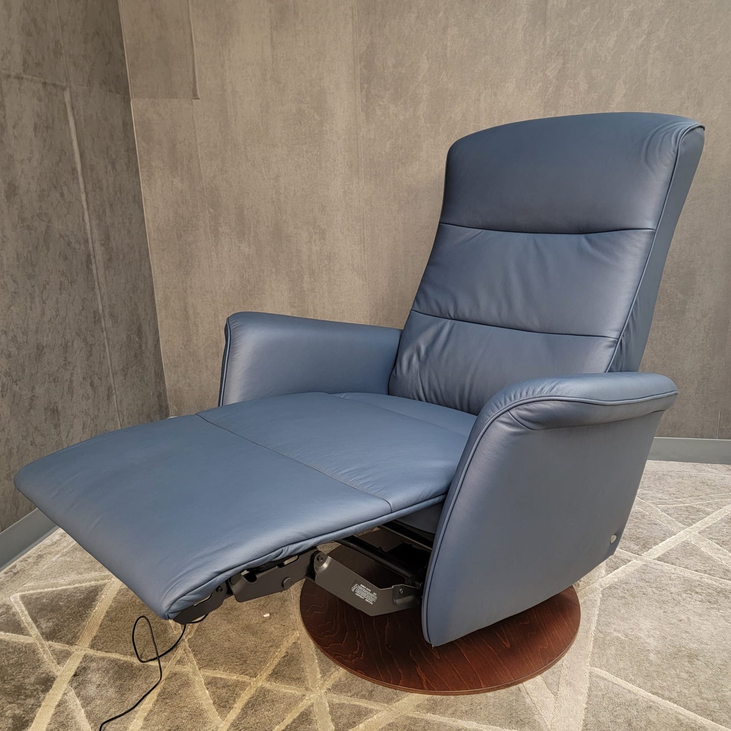 Stressless Mike (Large) {Power Recliner}