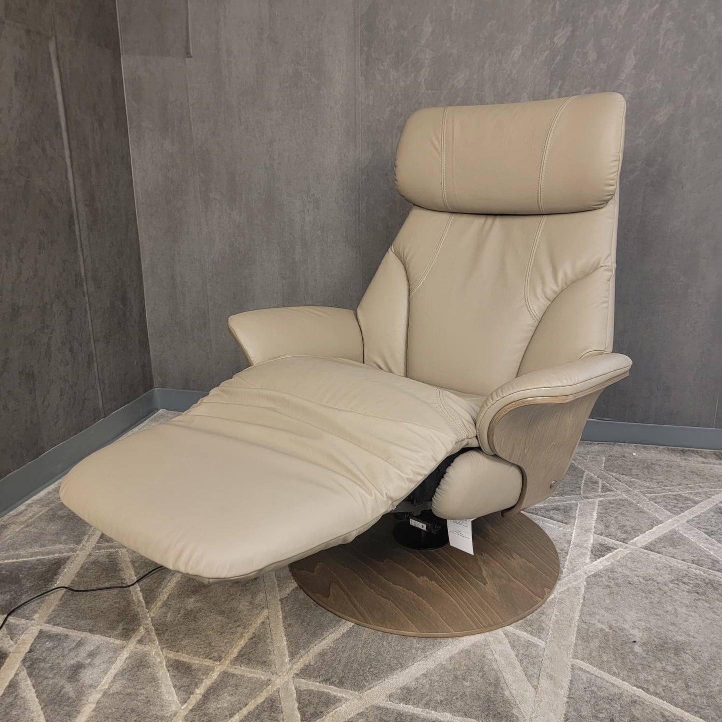 Stressless Adam {Power Recliner}