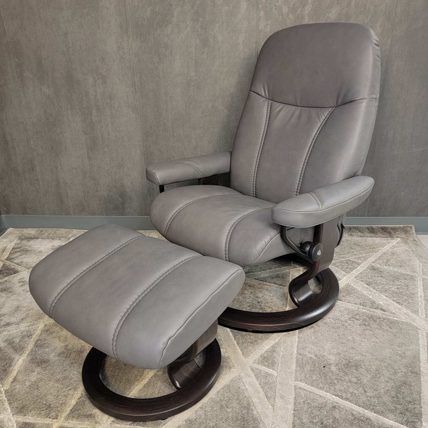 スーパーお値下げ！デパート購入サイドテーブル(Stressless)12万程 スーパーお値下げ！デパート購入サイドテーブルStressless 12万程