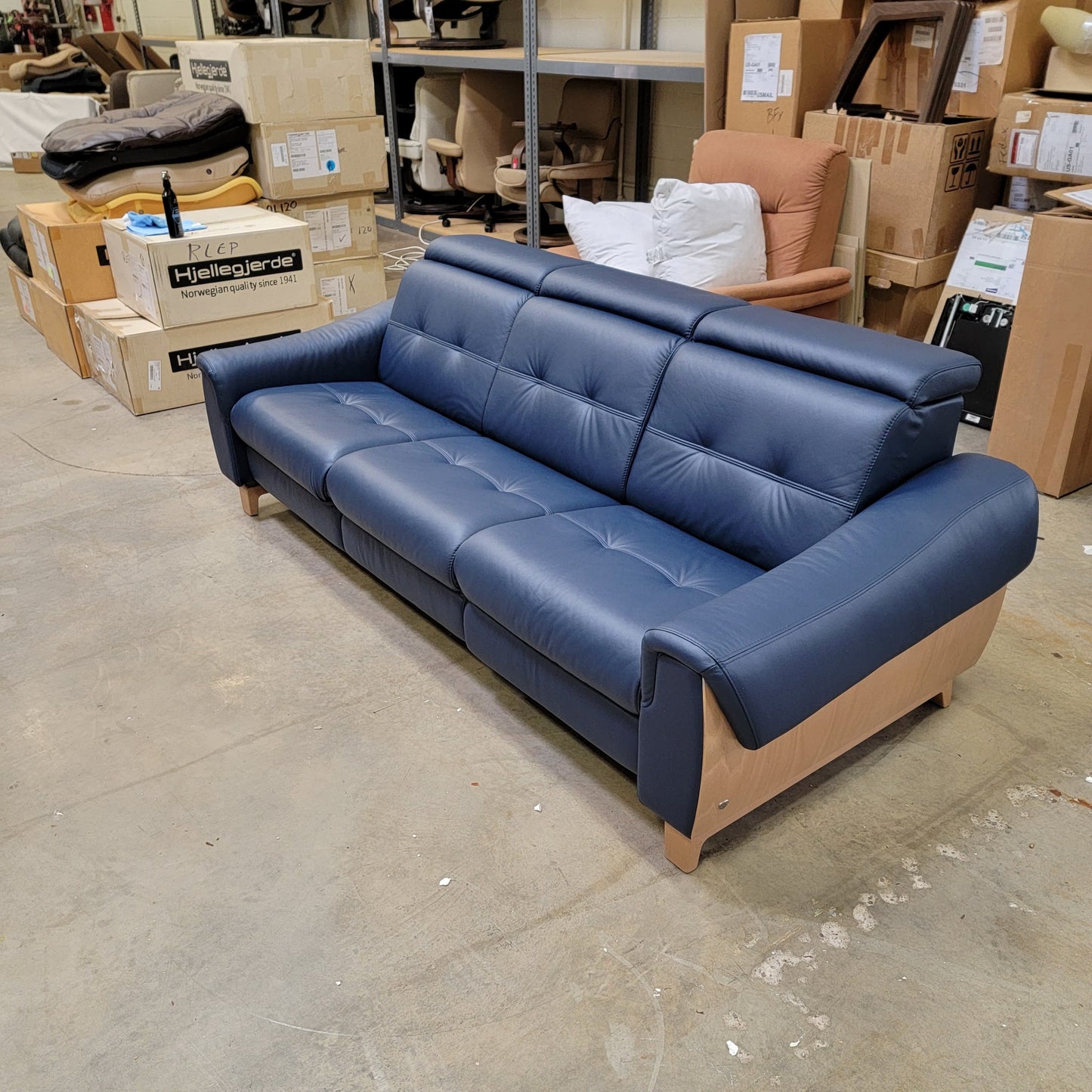 Stressless Anna {Sofa with 2 Power Seats}