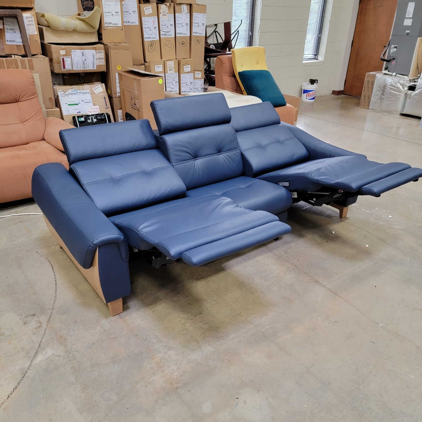 Stressless Anna {Sofa with 2 Power Seats}