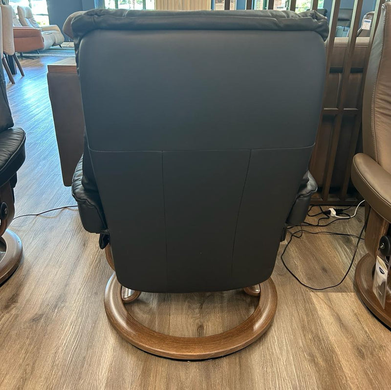 Stressless Mayfair (Medium) {Classic Power Base}