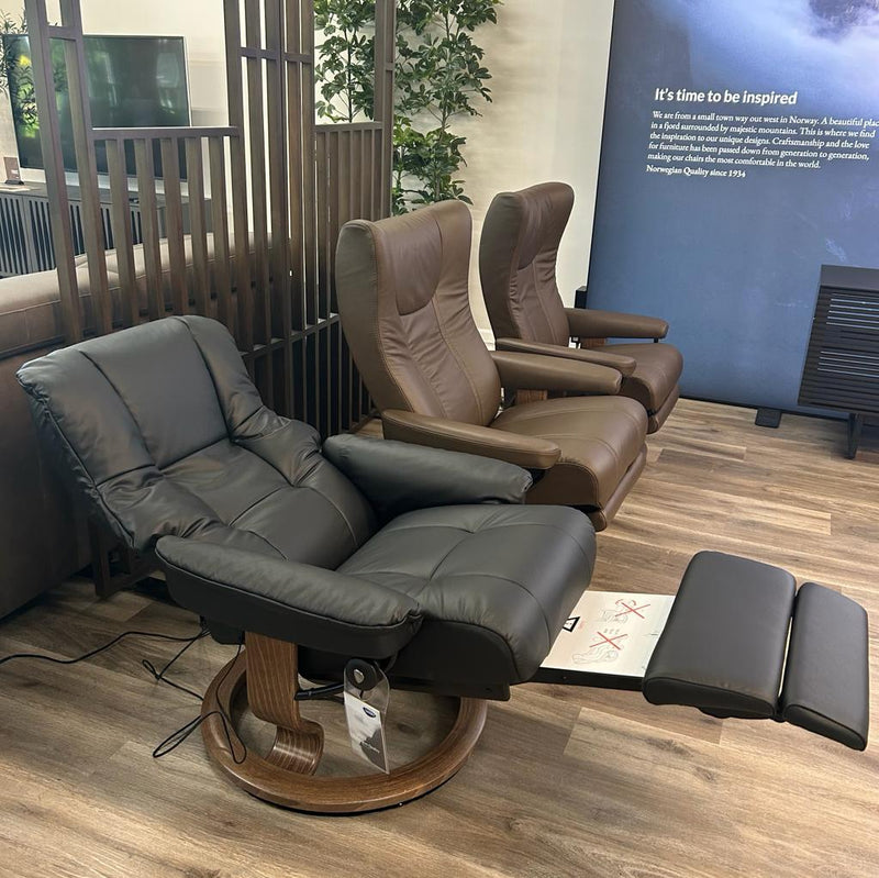 Stressless Mayfair (Medium) {Classic Power Base}