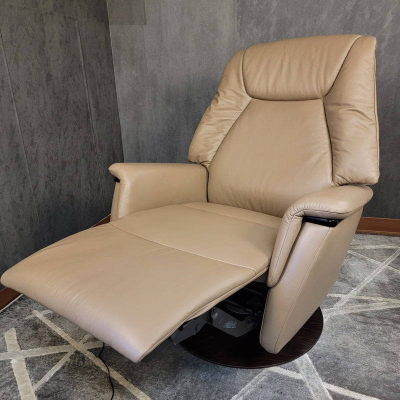 Stressless Max (Large) {Power Recliner}