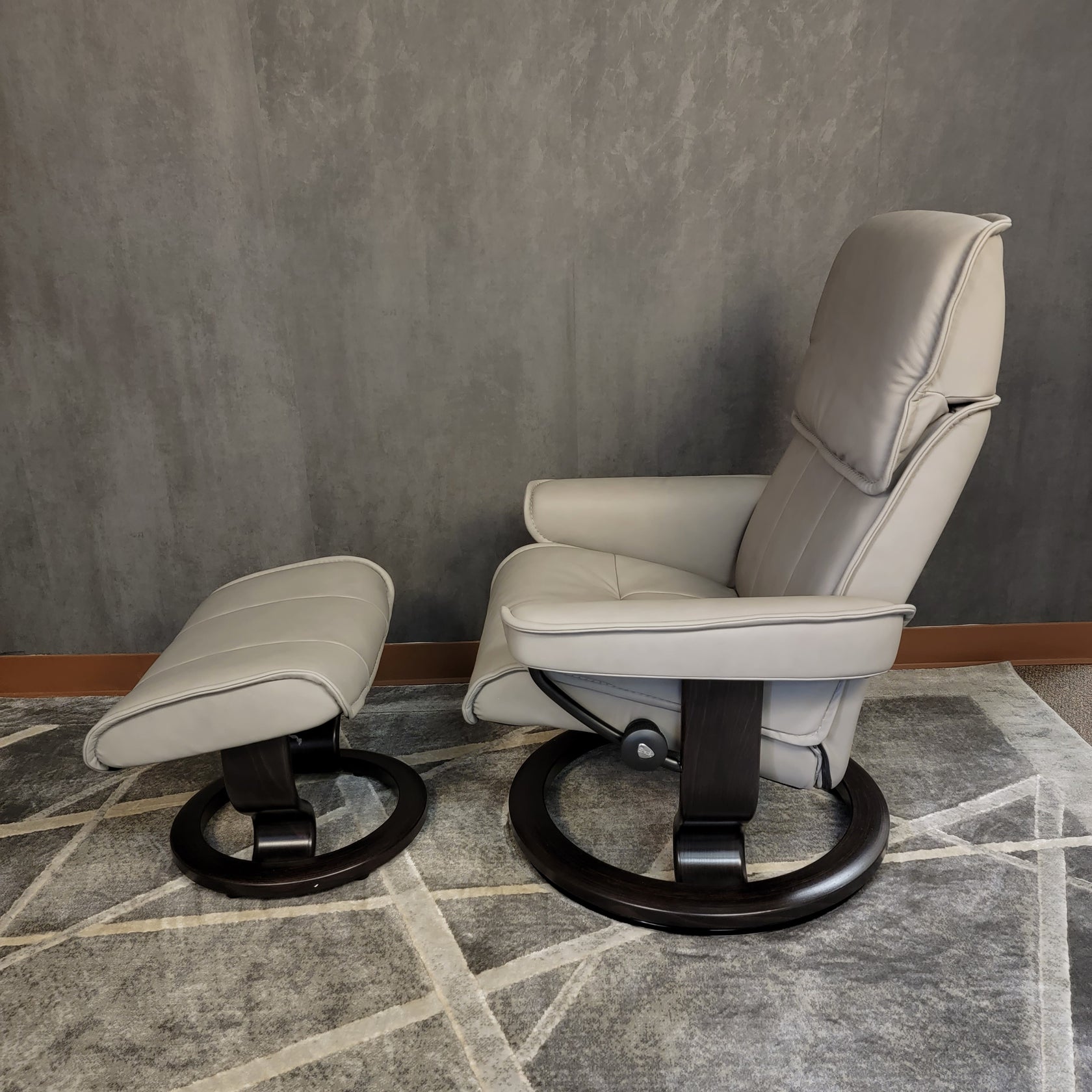 Stressless Admiral (Medium) SL Recliners