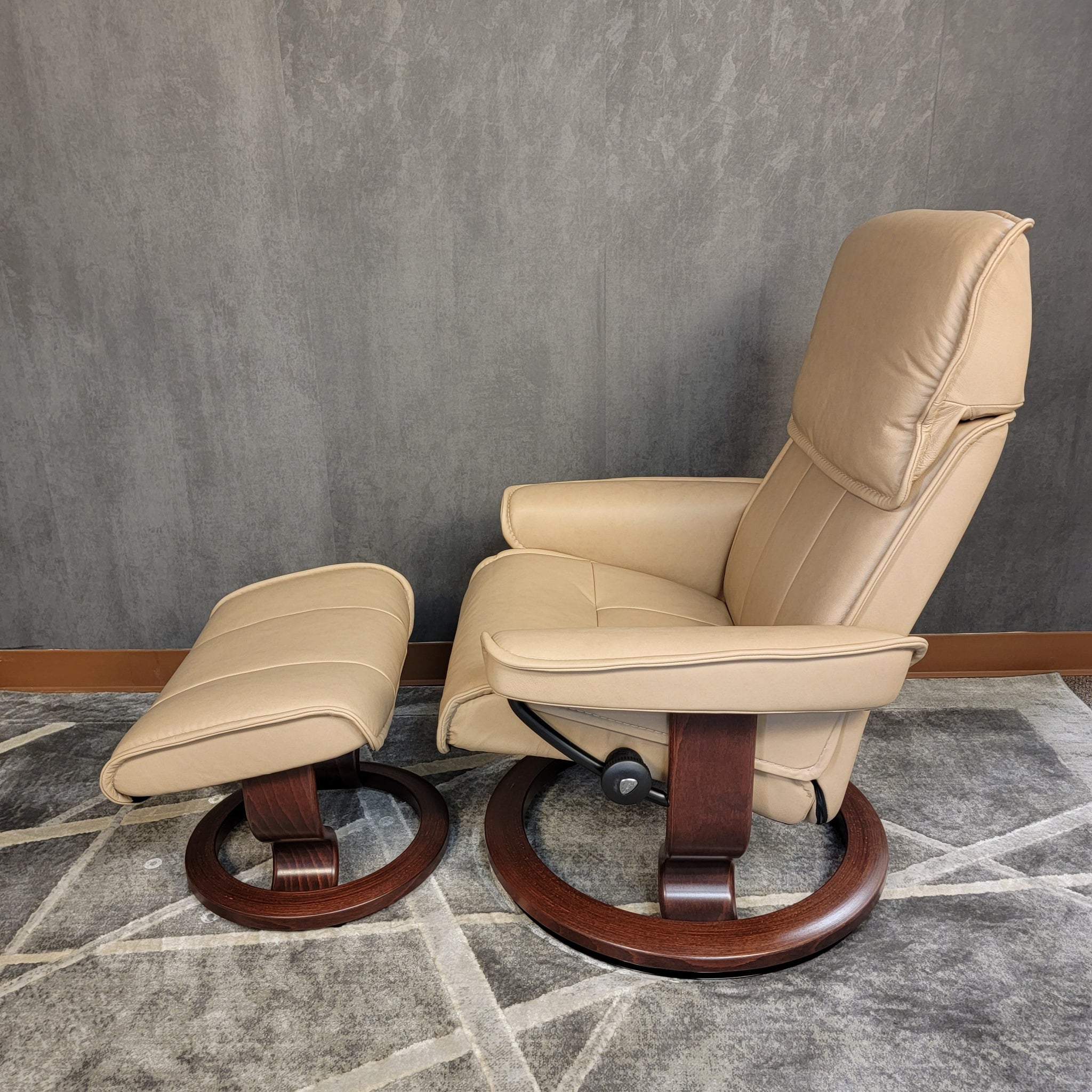 Stressless Admiral (Medium) SL Recliners