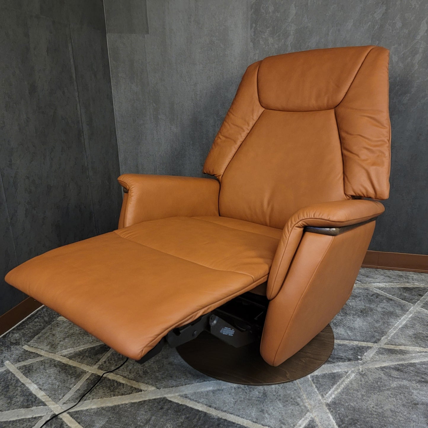 Stressless Max (Large) {Power Recliner}