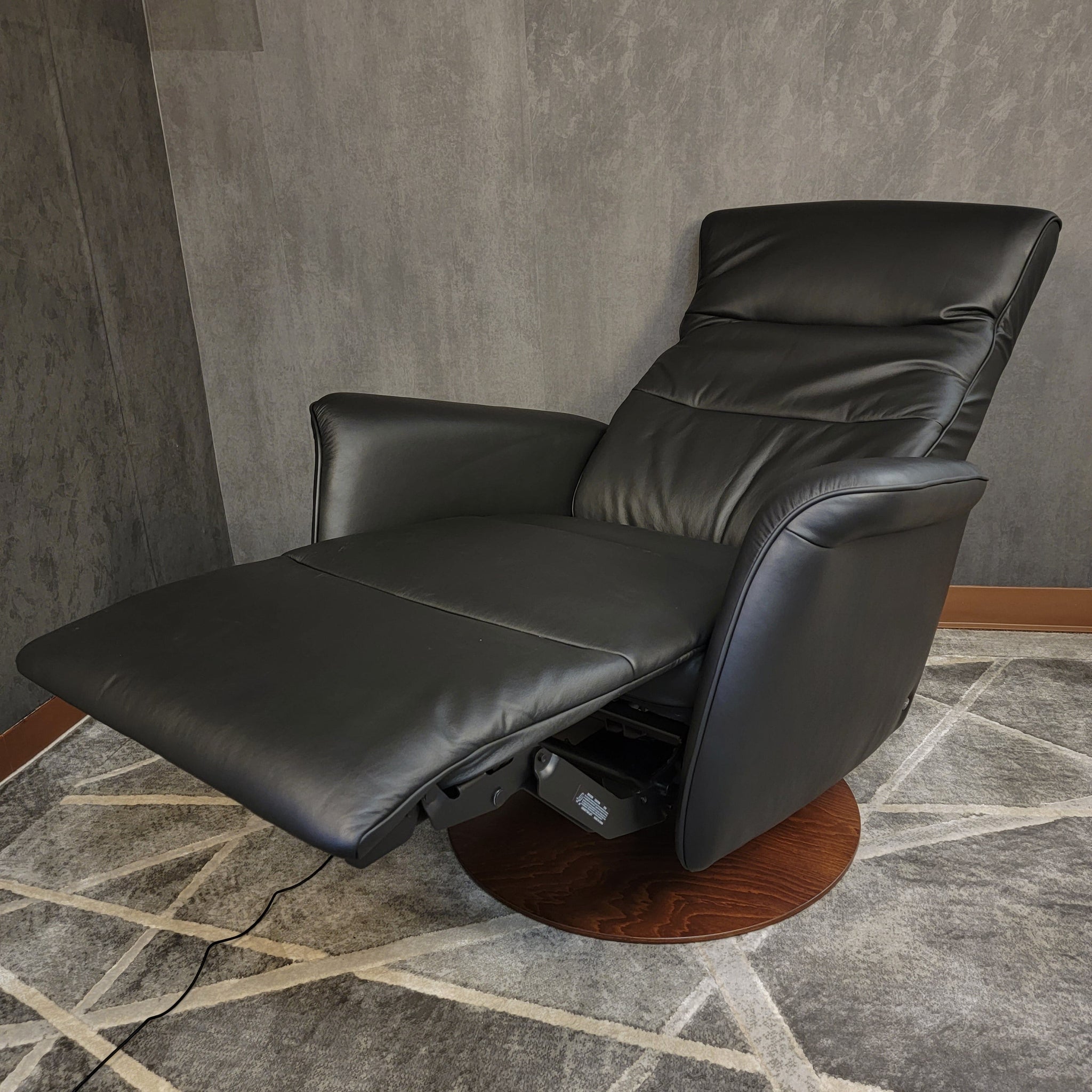 Stressless Mike (Large) {Power Recliner} SL Recliners