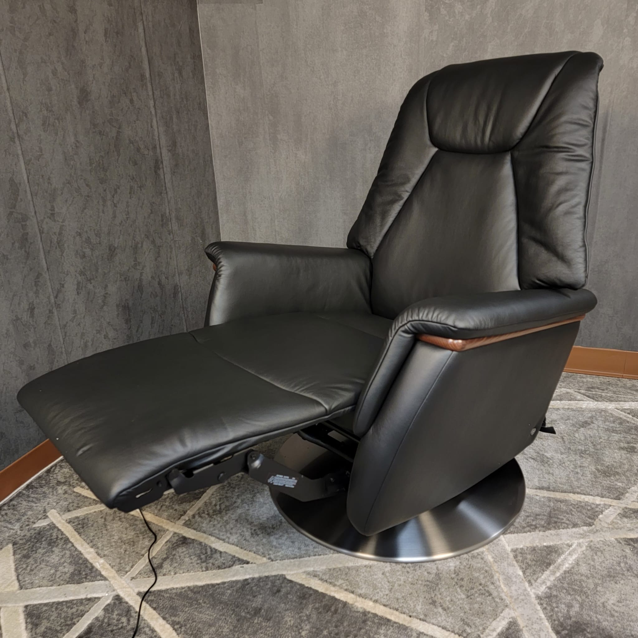 Small power best sale recliner chairs