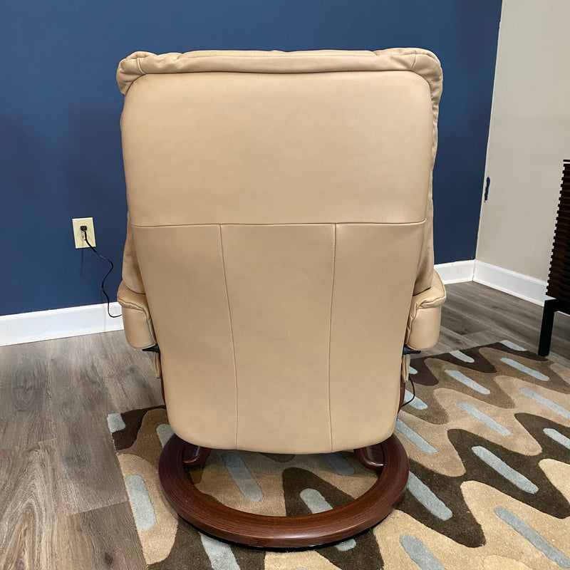 Stressless Mayfair (Medium) {Classic Power Base}