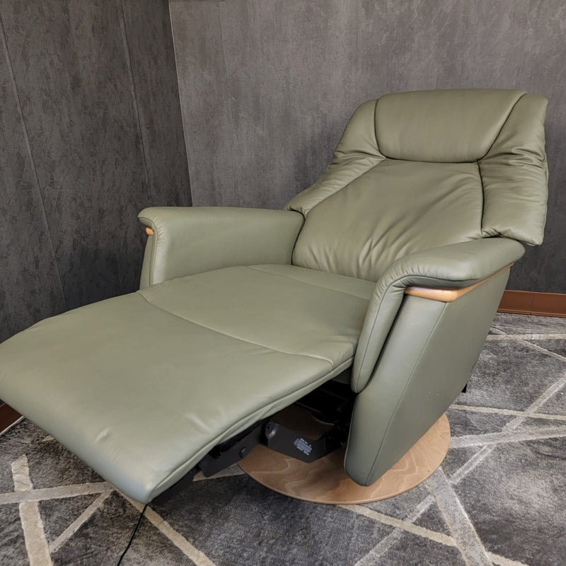 Stressless Max (Large) {Power Recliner}