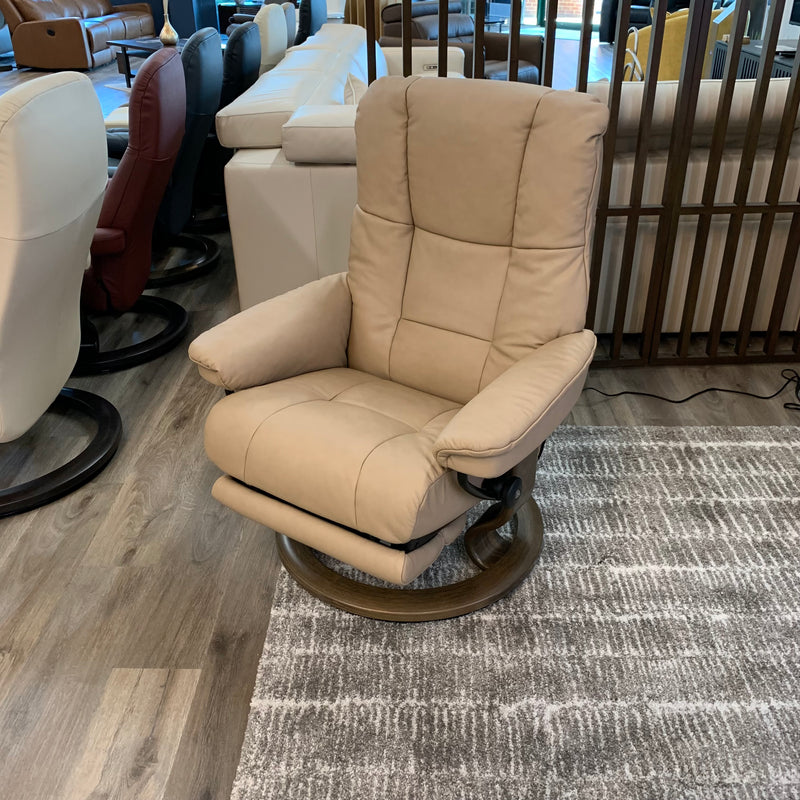 Stressless Mayfair (Medium) {Classic Power Base}