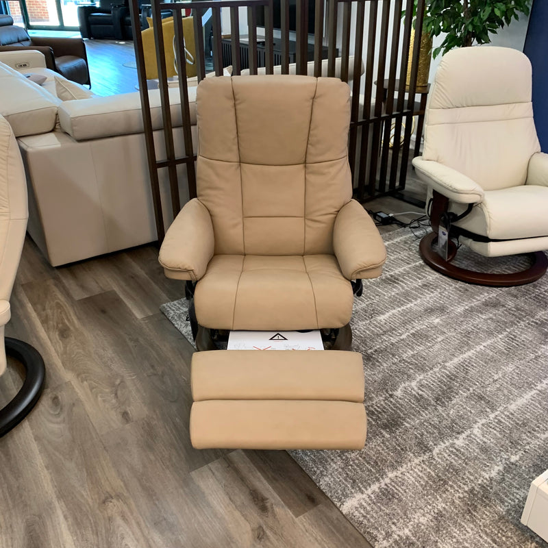 Stressless Mayfair (Medium) {Classic Power Base}