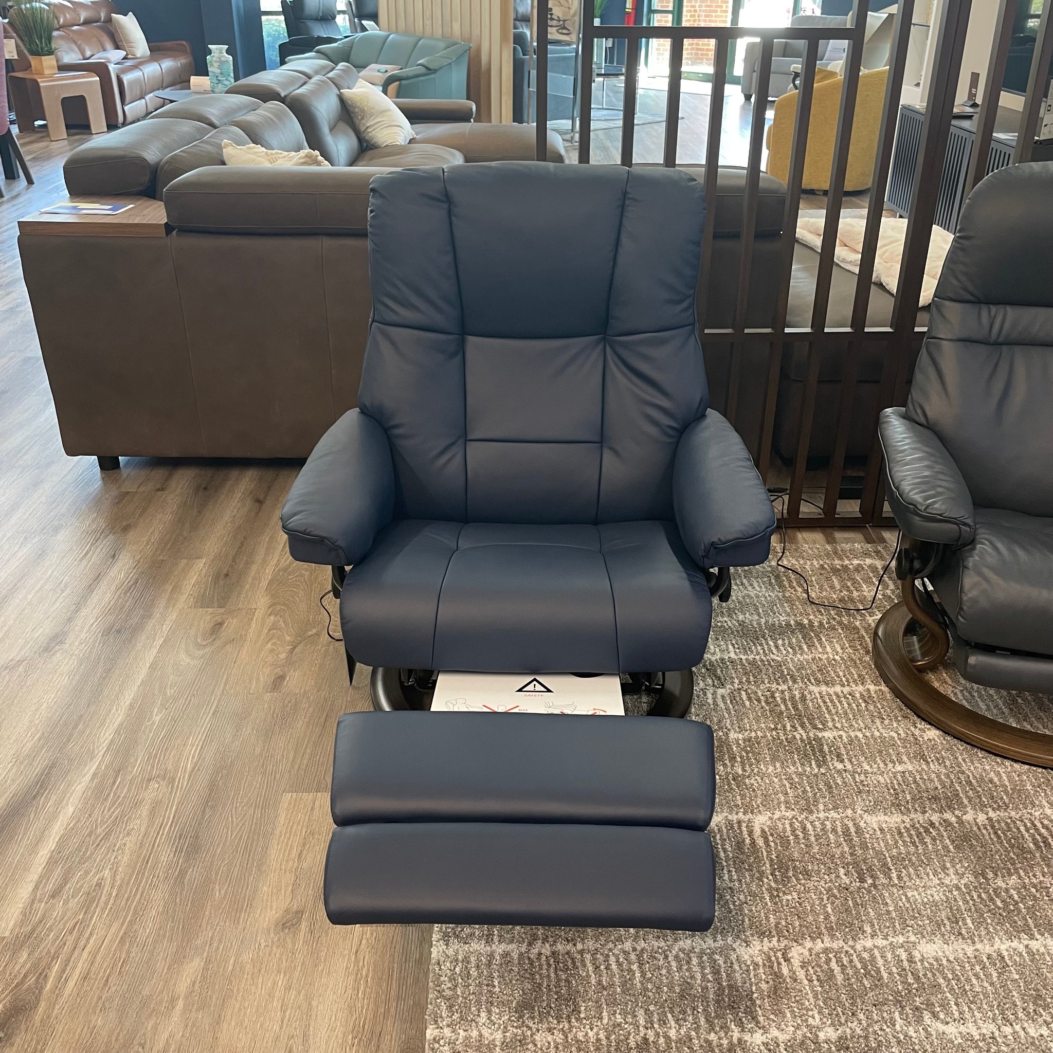 Stressless Mayfair (Large) {Power Recliner} SL Recliners