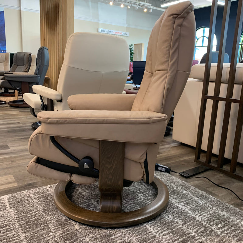 Stressless Mayfair (Medium) {Classic Power Base}