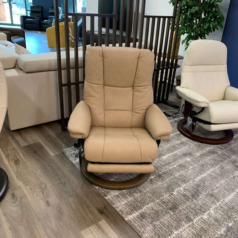 Stressless Mayfair (Medium) {Classic Power Base}