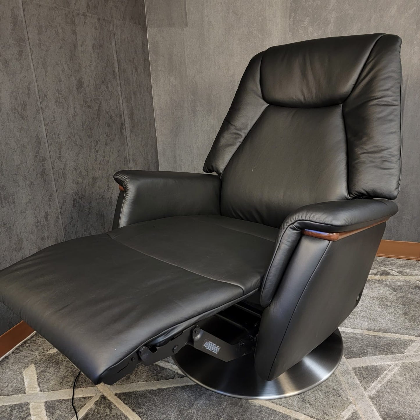 Stressless Max (Large) {Power Recliner}