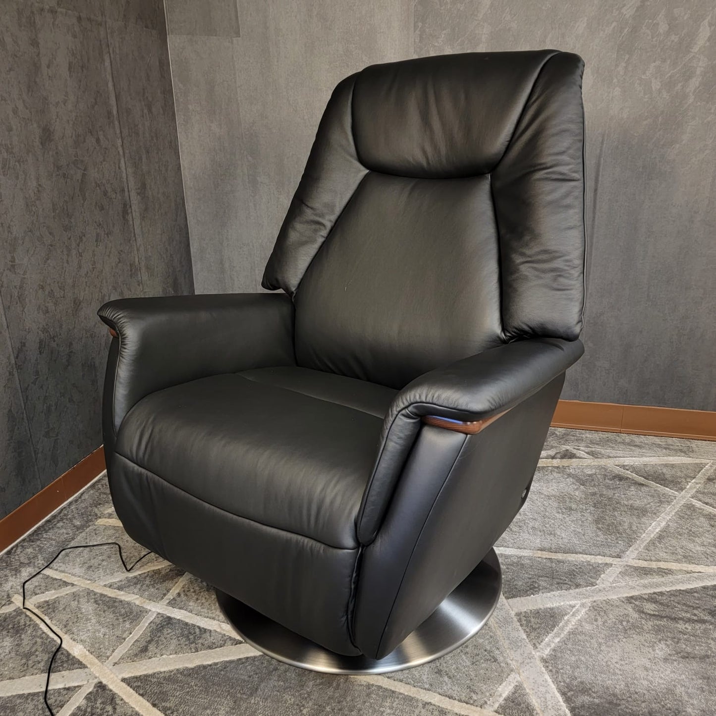 Stressless Max (Large) {Power Recliner}