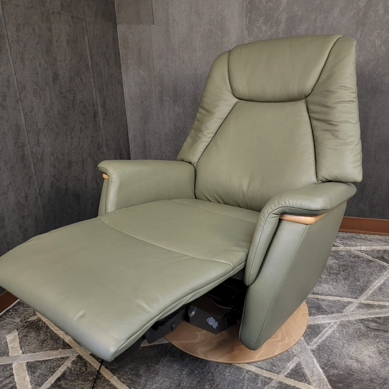 Stressless Max (Large) {Power Recliner}